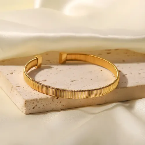 ZTBT176 Chic Open Cuff Bracelet in 18K Gold-Plated Stainless Steel