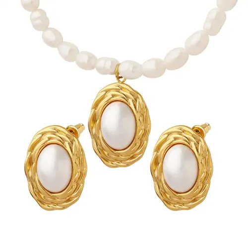 FXNT115 Elegant Imitation Pearl Necklace and Bracelet Set with Gold-Plated Embossed Medallion Chain