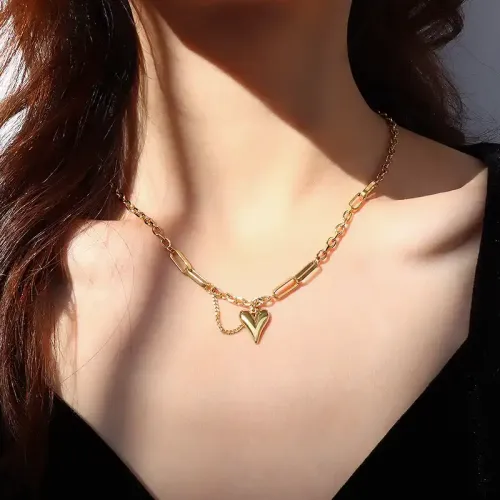 FXNT886 Chic Tassel Heart Love Pendant Women's Necklace Elegant Clavicle Chain