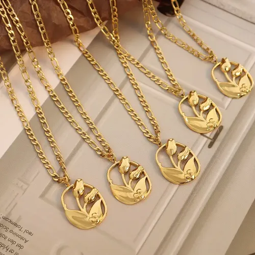 FXNT883 18K Gold Tulip Flower Pendant Necklace Elegant Clavicle Chain Accessory