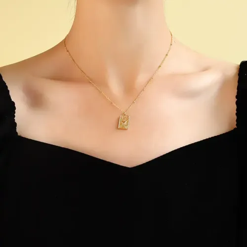 FXNT559 18K Gold Ace of Hearts Pendant Women's Poker Heart Clavicle Chain Necklace