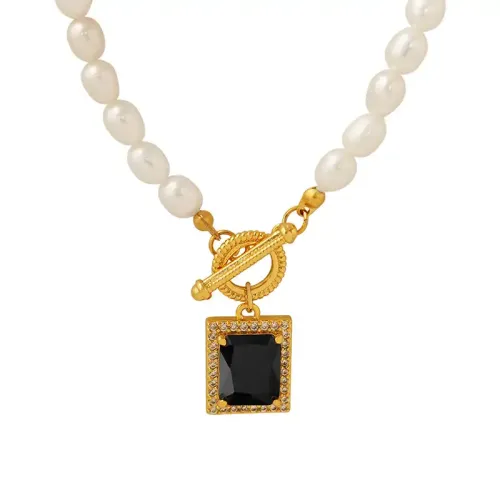FXNT276 Black Zircon Pendant with Lustrous Freshwater Pearl OT Buckle Clavicle Chain Gold-Plated Necklace