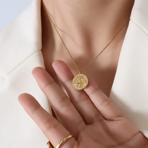 FXNT1154 18K Gold Plated Bee Coin Pendant Necklace for Women Elegant Jewelry