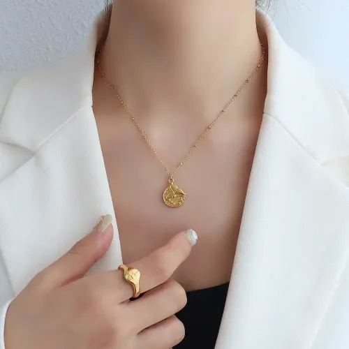 FXNT1188 18K Gold Fishtail Pendant Necklace Elegant Round Brand Clavicle Chain Jewelry