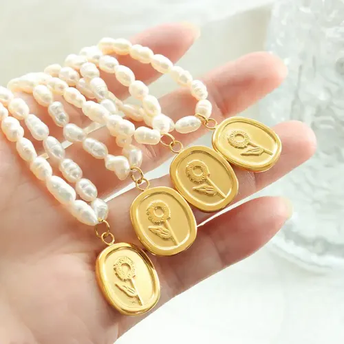 FXNT361 Engraved Sunflower Oval Pendant Necklace with Freshwater Pearl Elegant Jewelry