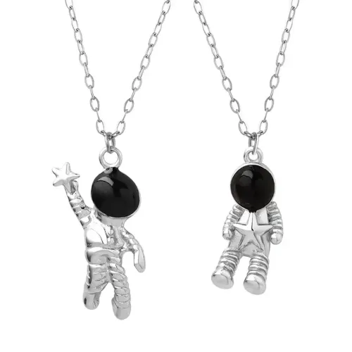 FXNT793 Hip Hop Astronaut Pendant Necklace, Unisex Space-Themed Jewelry Accessory for Men & Women