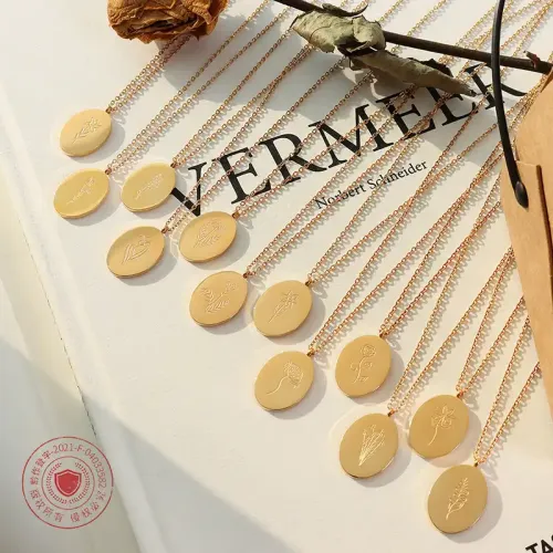 FXNT1120 Carved Flower Pendant Necklace Autumn Winter Fashion Jewelry for Women