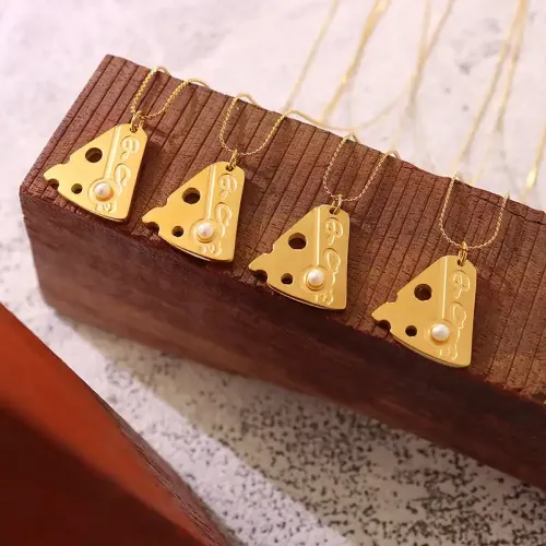 FXNT1068 18K Gold Plated Tiger Cheese Block Necklace with Notched Imitation Pearl Pendant