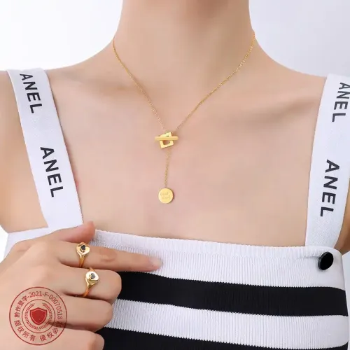 FXNT825 18K Real Gold Plated OT Buckle Tassel Necklace with Good Luck Medal Chic Clavicle Chain Jewelry