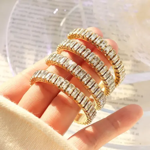 FXET122 C -shaped vermiculite earr