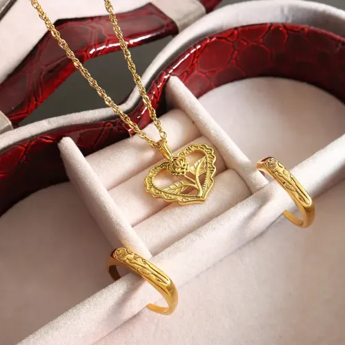FXNT981 Gold-Plated Love & Rose Flower Ring Necklace Set with Hollow Pendant Design