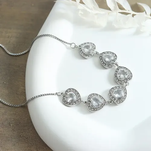 FXNT980 Women's Sparkling Zircon Embellished Love Pendant Necklace, Fashion Accessory