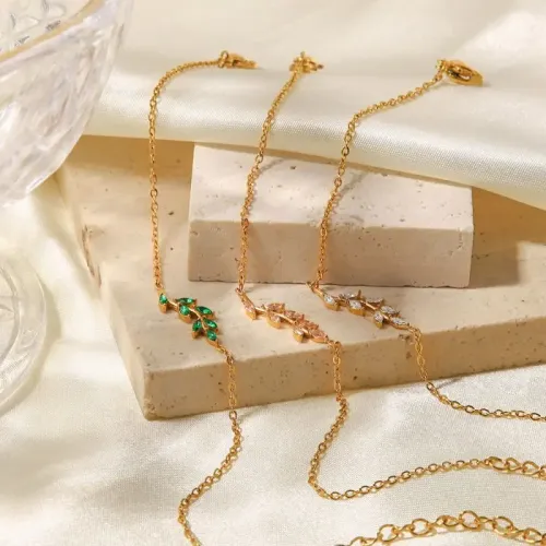 ZTBT197 Elegant 18K Gold Stainless Steel Bracelet with Diamond Pendant for Women Green Pink & White