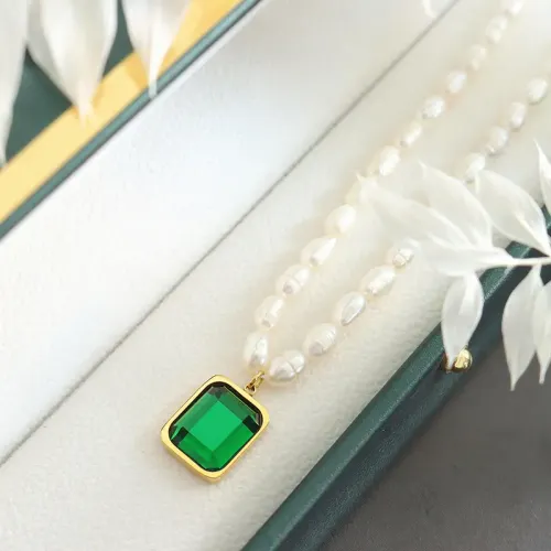 FXNT978 Elegant Freshwater Pearl Necklace with Square Crystal Stone Pendant