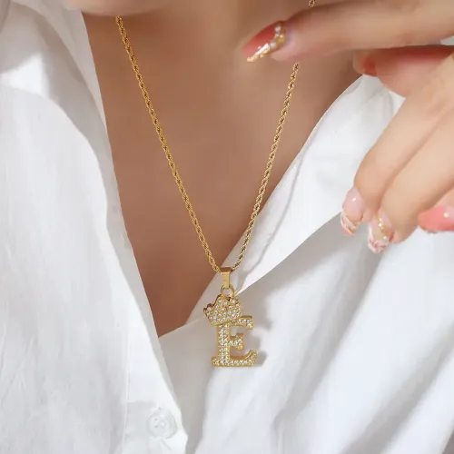 FXNT988 26-Letter Zircon Crown Pendant Necklace, Gold-Plated Smart Clavicle Chain
