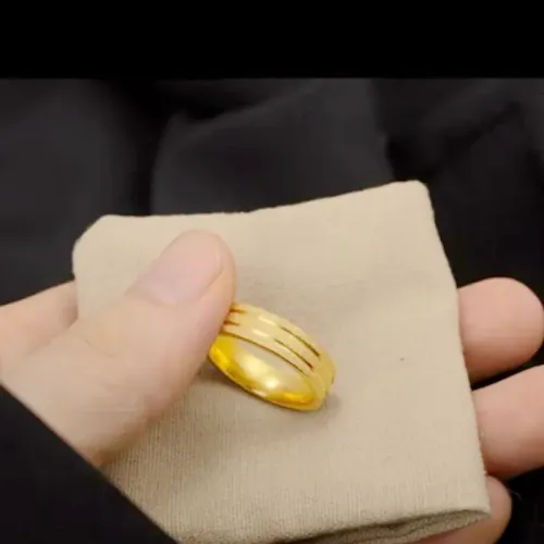 RTM955 Luxury Brushed 18K Gold Stainless Steel Ring Timeless Jewelry Piece