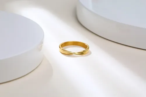 RTM186 Gold Stainless Steel Mobius Ring Perfect Jewelry Gift for Him Her