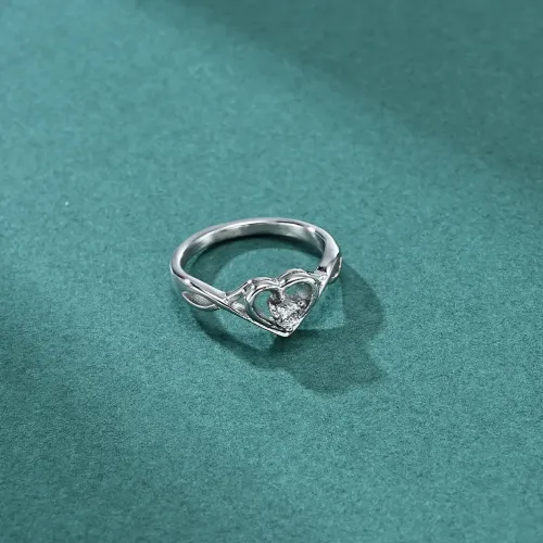 RTM1083 Elegant Women's Heart-Shaped Simulated Diamond Clip Set & Cast Ring Pair