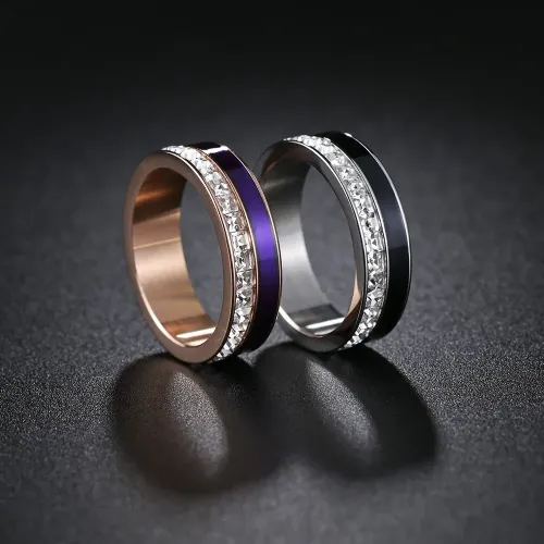 RTM1338 6MM Stainless Steel Couple Ring with Square Diamond & Oil Drip Design