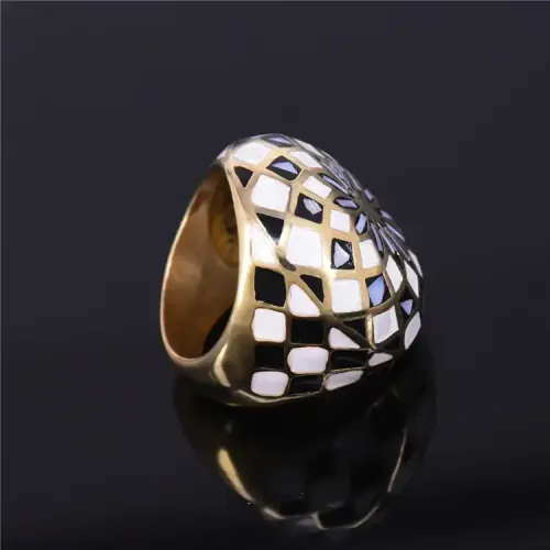 RTM270 Polished Natural Shell Titanium Steel Ring Elegant Women's Jewelry