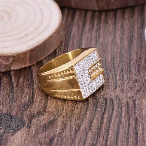 RTM301 Exotic Titanium Steel Ring Women's Clay Diamond-Filled Band