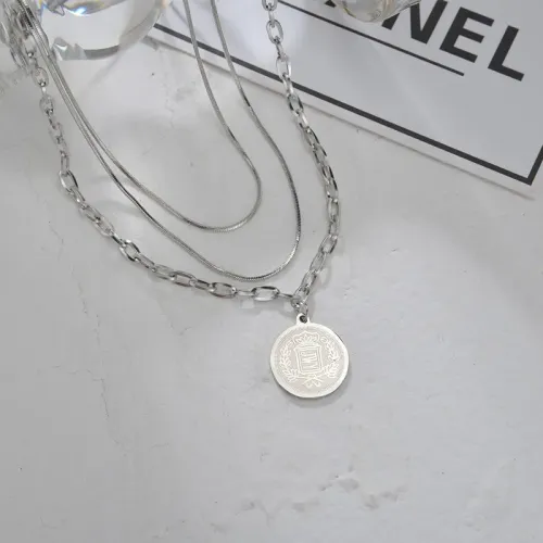 NTM3707 Queen engrave Pendant Layering Necklace for Women Stainless Steel Clavicle Chain