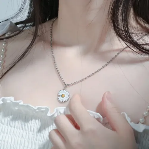 NTM3861 Irregular Daisy Pendant Necklace for Women Stainless Steel Clavicle Chain