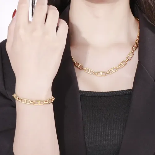 NTM2742 Stylish Stainless Steel 'S' Japanese Character Chain Necklace and Bracelet Set for Women