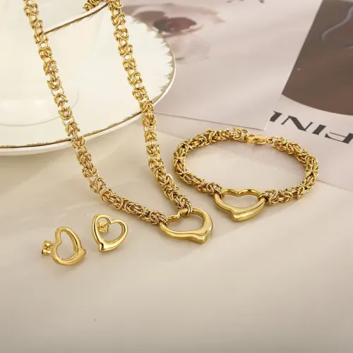 BTM976 Heart-Shaped Stainless Steel Jewelry Set Handmade Necklace Earrings Bracelet Trio