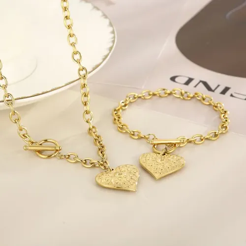 BTM1011 Hip Hop Punk Stainless Steel Heart Pendant OT Clasp Set Women's Bracelet and Necklace Combo