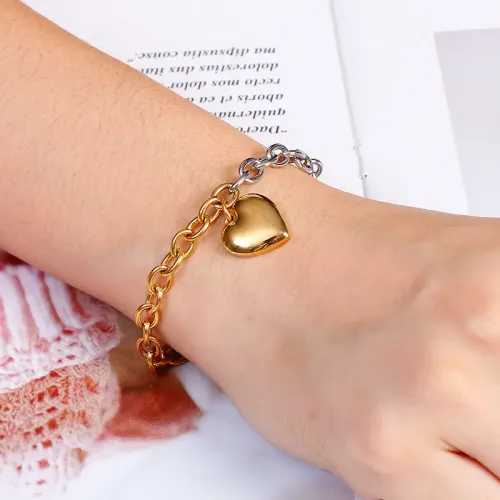 BTM1038 Titanium Steel Gold-Plated Love Heart Bracelet for Women Elegant Romantic Jewelry
