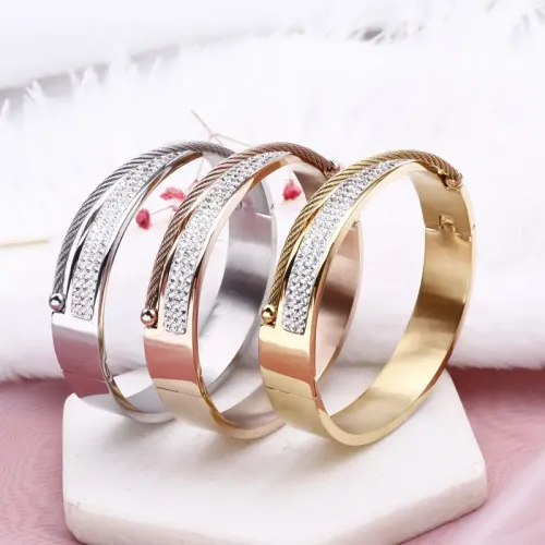 BTM1295 Full Diamond Titanium Steel Bracelet | 18K Gold Plated Luxury Bangle