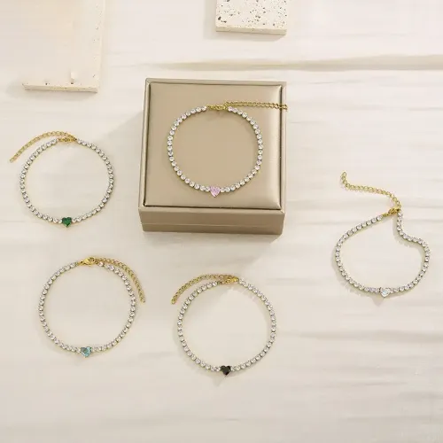 BTM1188 Exquisite Heart-Shaped Glass Titanium Steel Zircon Bracelet for Women Elegant Jewelry