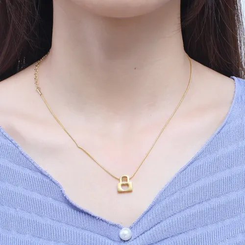 ETM366 Heart-Shaped Collarbone Chain Hollow Gold Titanium Lock Earrings Street Style Jewelry