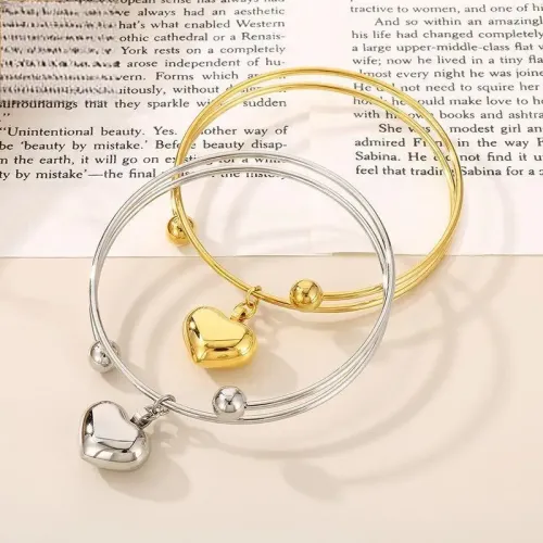 BTGM121 Heart-Shaped Open Bracelet K-Gold Plated Stainless Steel Love Bangle