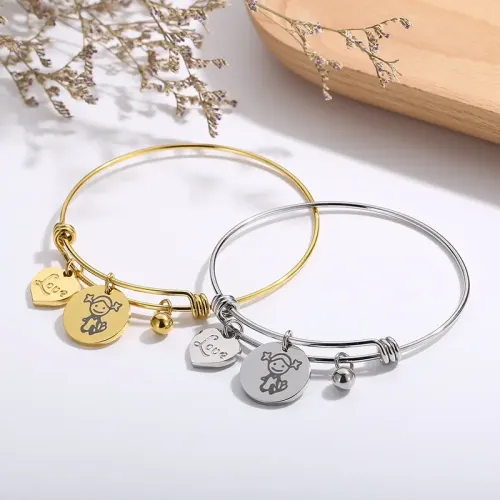 BTGM156 Adjustable Heart-Shaped 'Love' Stainless Steel Bracelet Ideal Mother's Day Gift