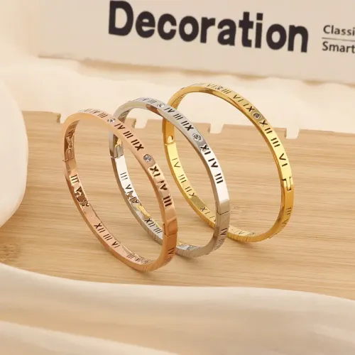 BTGM122 Diamond-Studded Roman Numeral Bracelet Adjustable Stainless Steel Jewelry