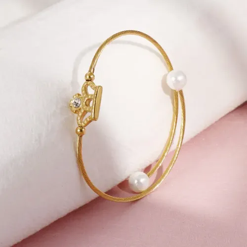 BTGM114 Elegant Pearl Crown Stainless Steel Bracelet for Women Chic Jewelry Accessory