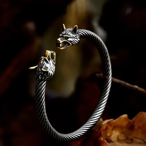 BTGM291 Viking Twin Wolf Head Bracelet Premium Stainless Steel Craftsmanship