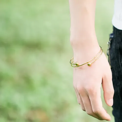 BTGM106 Stainless Steel Bracelet with Heart Pendant Open Bangle for Women