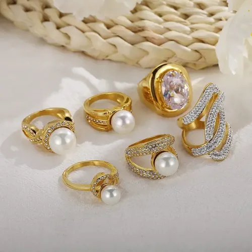 RTM3032 Elegant Women's Gold Plated Pearl Diamond Ring Titanium Steel Jewelry