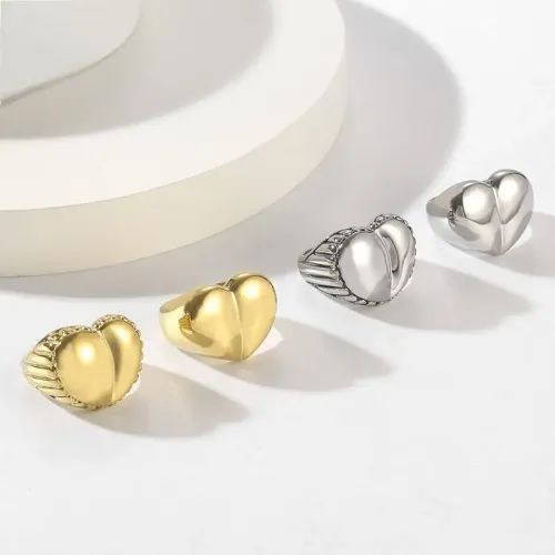 RTM3013 18K Gold Plated Love Ring Heart-Shaped Titanium Steel Band with Stripes