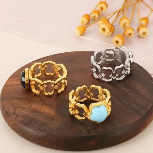 RTM2995 Elegant Hollow Flower Petal Gold Ring Women's Geometric Jewelry Piece