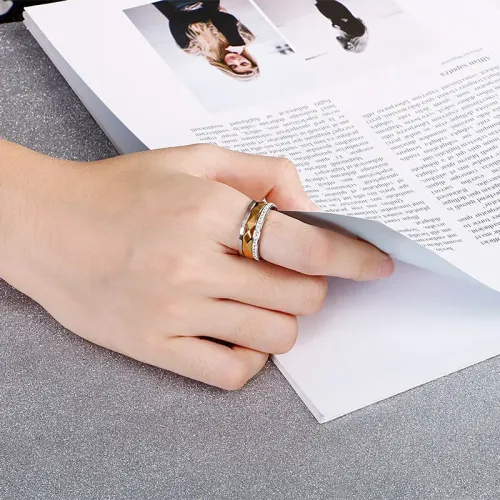 RTM3054 Attractive Titanium Steel Women's Ring Stainless Diamond Couple Jewelry