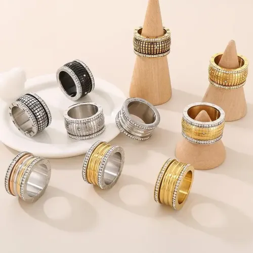 RTM3061 Luxurious Double Row Diamond Ring Rhinestone Roman Titanium Steel Band