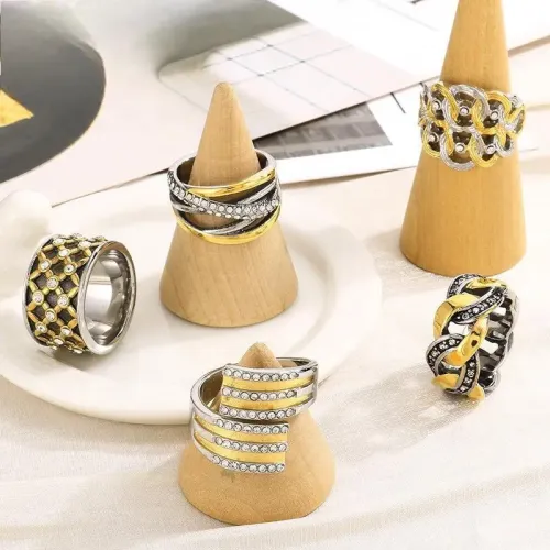 RTM3044 Luxurious Gold Diamond Ring Irregular Titanium Steel Design