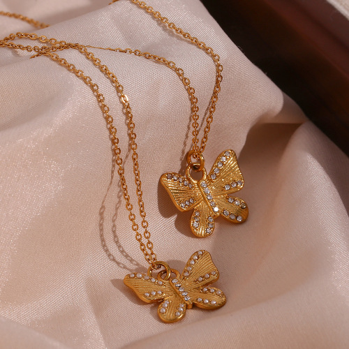 NTSMJ559 Delicate Sweater Chain Necklace with Butterfly and Micro Pave Pearl Pendant for Women Elegant Jewelry