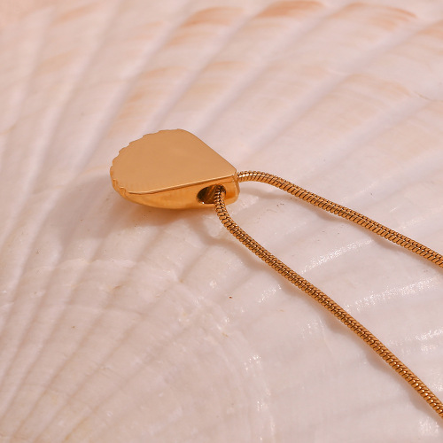 NTSMJ155 18K Gold Plated Stainless Steel Scallop Shell Pendant Necklace for Women Elegant Beach Jewelry