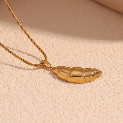 NTSMJ77 18K Gold Plated Stainless Steel Horn Pendant Necklace with Twisted Snake Chain Fashion Jewelry for Women