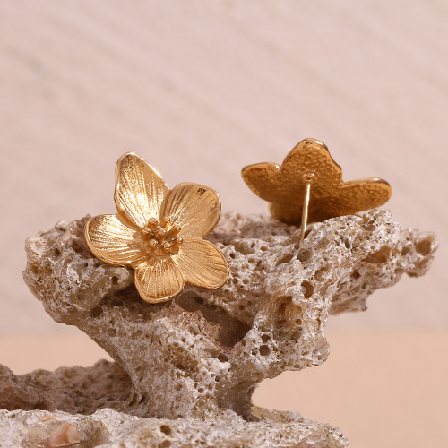 ETSMJ680 18K Gold Plated Stainless Steel 3D Flower Stud Earrings Women's Fashion Jewelry